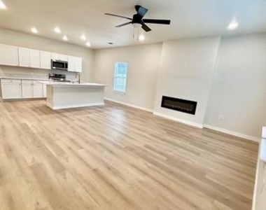 1031 W Coffin - Photo Thumbnail 6