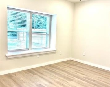 1031 W Coffin - Photo Thumbnail 16