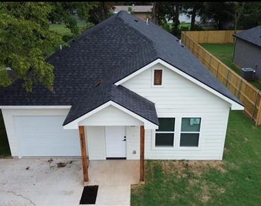 1031 W Coffin - Photo Thumbnail 2