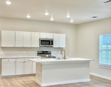 1031 W Coffin - Photo Thumbnail 7