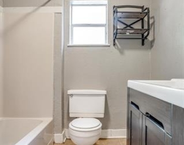 410 W Baylor Street - Photo Thumbnail 11