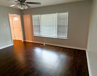 4800 Sabelle Lane - Photo Thumbnail 6