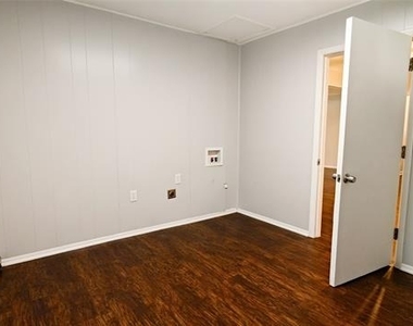 4800 Sabelle Lane - Photo Thumbnail 13