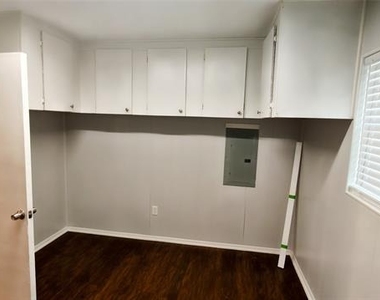 4800 Sabelle Lane - Photo Thumbnail 12