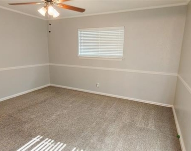 4800 Sabelle Lane - Photo Thumbnail 7