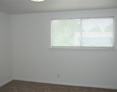 3520 Sunnydale Lane - Photo Thumbnail 8