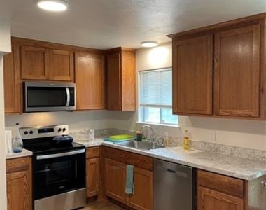 3520 Sunnydale Lane - Photo Thumbnail 12