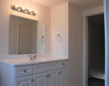 3520 Sunnydale Lane - Photo Thumbnail 4