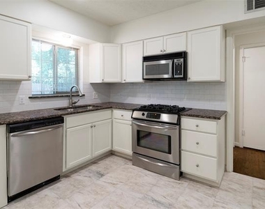 4023 Park Lane - Photo Thumbnail 9