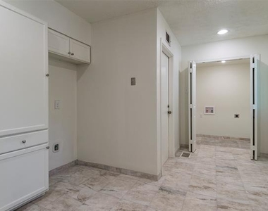 4023 Park Lane - Photo Thumbnail 13