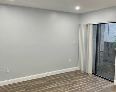 1021 Mockingbird Lane - Photo Thumbnail 4