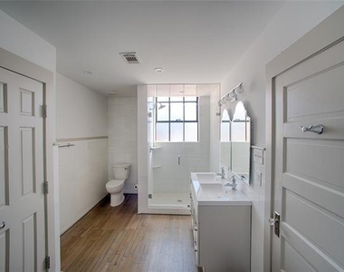 709 W Magnolia Avenue - Photo Thumbnail 3