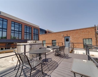 709 W Magnolia Avenue - Photo Thumbnail 4