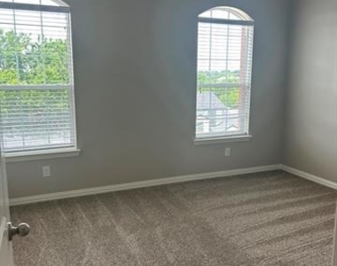 505 S Tennessee Street - Photo Thumbnail 7