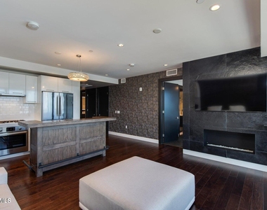 4422 N 75th Street - Photo Thumbnail 10