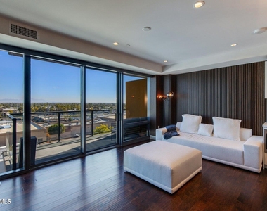 4422 N 75th Street - Photo Thumbnail 7