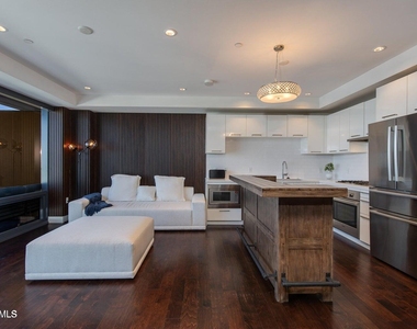 4422 N 75th Street - Photo Thumbnail 8