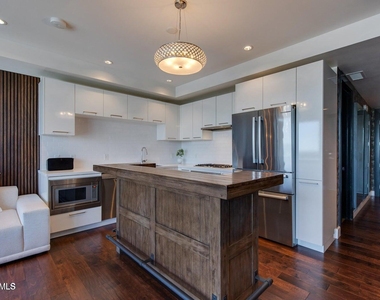 4422 N 75th Street - Photo Thumbnail 4