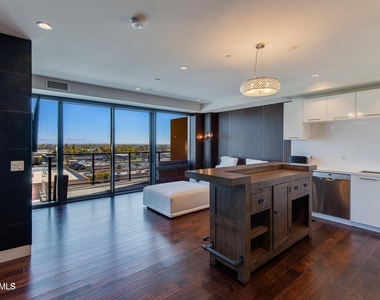 4422 N 75th Street - Photo Thumbnail 2