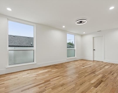 2327 Vagas Street - Photo Thumbnail 7