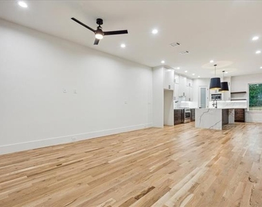 2327 Vagas Street - Photo Thumbnail 6