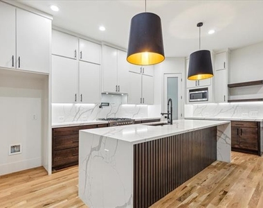 2327 Vagas Street - Photo Thumbnail 3