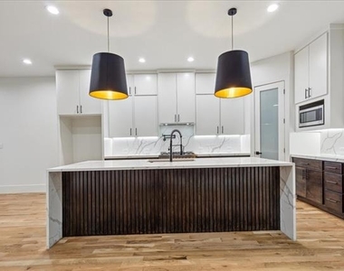 2327 Vagas Street - Photo Thumbnail 5