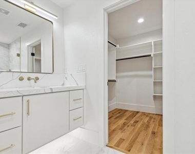 2327 Vagas Street - Photo Thumbnail 9