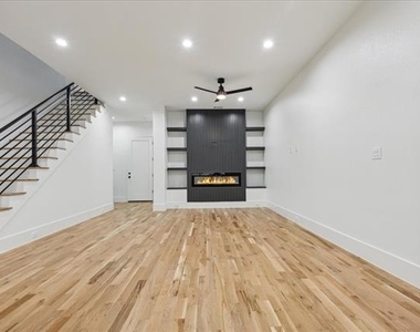 2327 Vagas Street - Photo Thumbnail 2