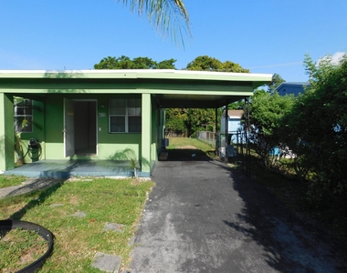 435 Nw 30th Avenue - Photo Thumbnail 2