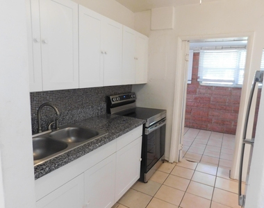 435 Nw 30th Avenue - Photo Thumbnail 6