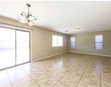 12937 W Holly Street - Photo Thumbnail 4