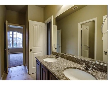 10671 Villanova Drive - Photo Thumbnail 34