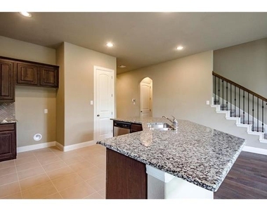 10671 Villanova Drive - Photo Thumbnail 8