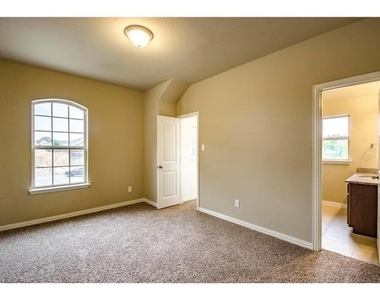 10671 Villanova Drive - Photo Thumbnail 28