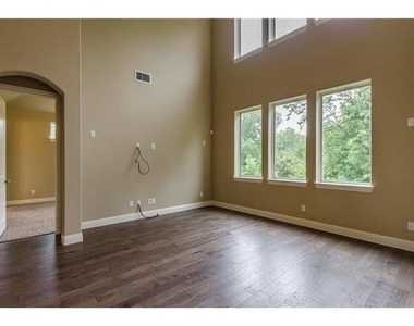 10671 Villanova Drive - Photo Thumbnail 14