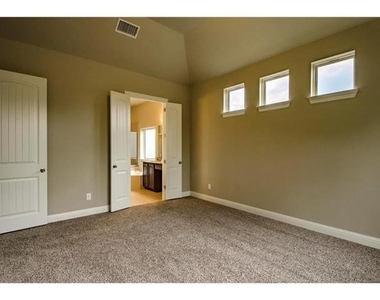 10671 Villanova Drive - Photo Thumbnail 18