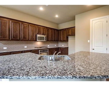 10671 Villanova Drive - Photo Thumbnail 7
