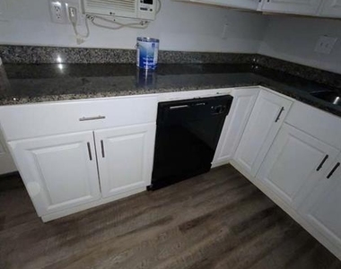 801 Nw Main Street - Photo Thumbnail 9