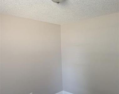 1116 Cindy Street - Photo Thumbnail 13