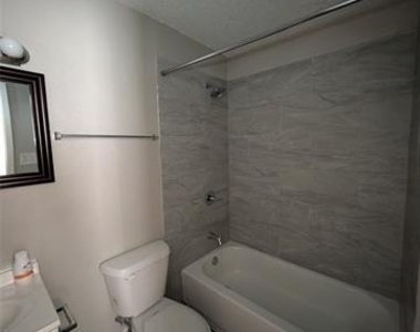 1116 Cindy Street - Photo Thumbnail 16