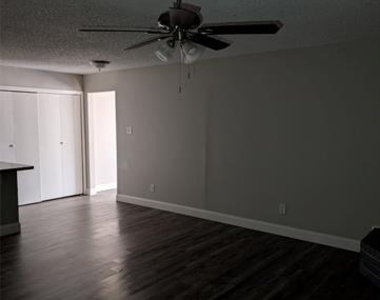 1116 Cindy Street - Photo Thumbnail 3