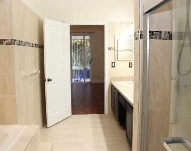 7705 Forest Green Lane - Photo Thumbnail 4