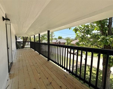 211 S Mabel Street - Photo Thumbnail 1