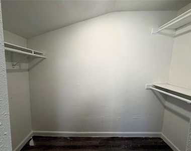 211 S Mabel Street - Photo Thumbnail 11