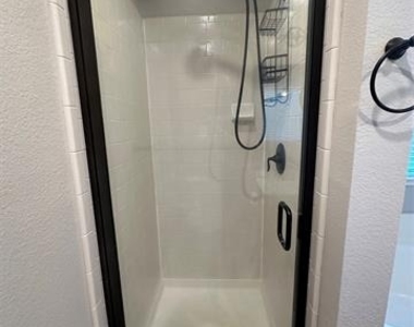 4905 Spur Ridge Court - Photo Thumbnail 12