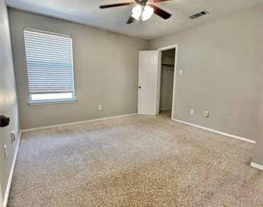 4905 Spur Ridge Court - Photo Thumbnail 15