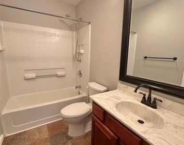 4905 Spur Ridge Court - Photo Thumbnail 14