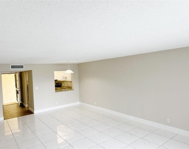 2788 Tennis Club Drive - Photo Thumbnail 10