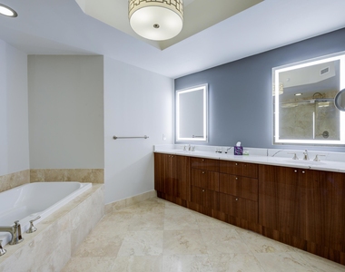 2700 N Ocean Drive - Photo Thumbnail 10